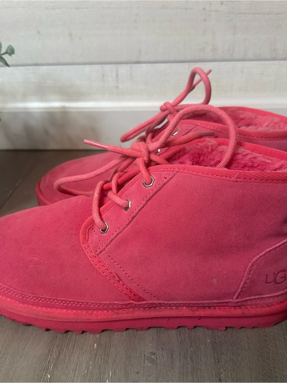 UGG WOMEN'S NEUMEL Boots Color: Pink Glow Women’s size 9
